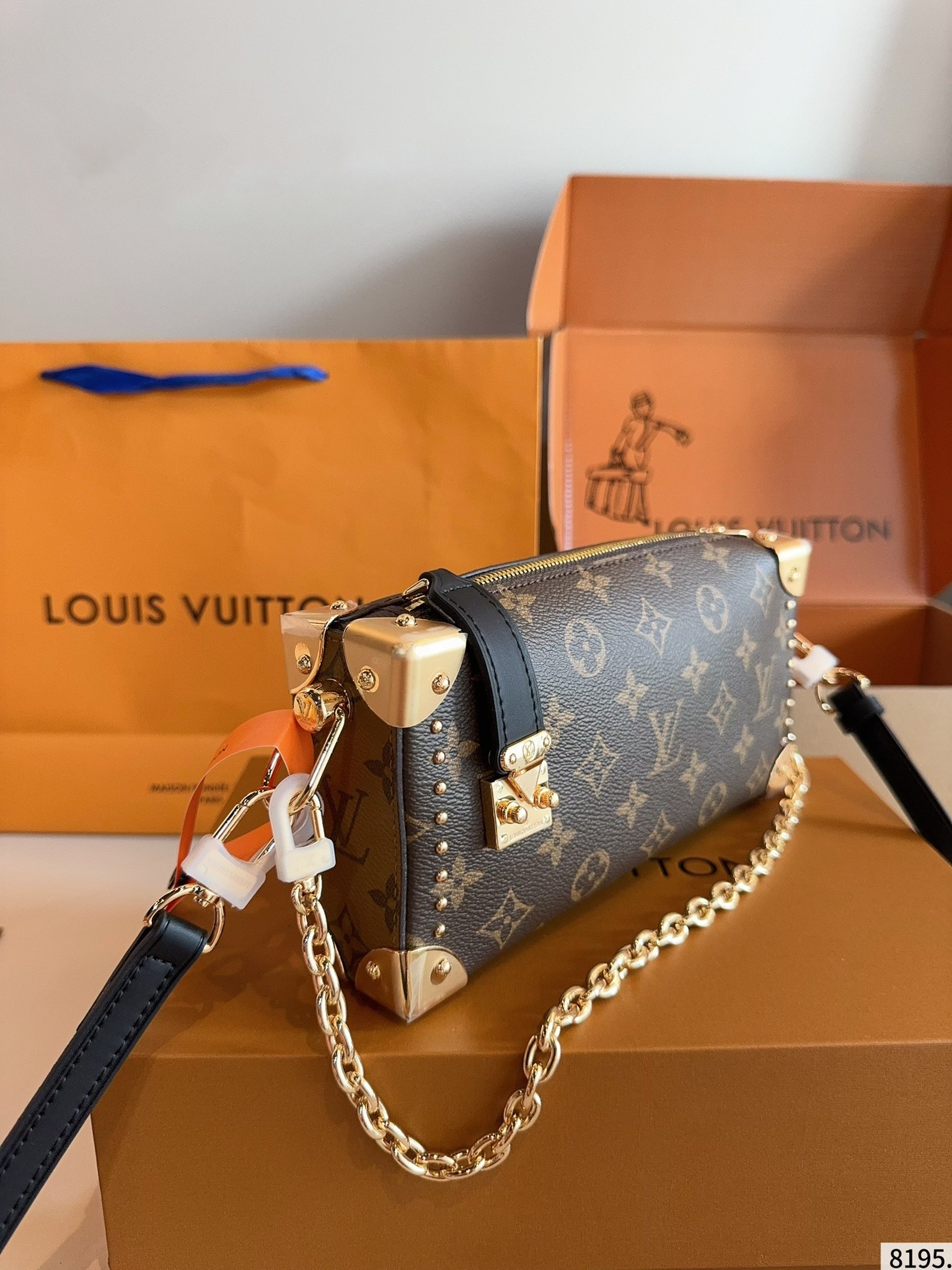 LOUIS VUITTON ルイヴィトン HANDLE SOFT TRDNK CLUTCH ソフトトランク-BRAND OFF