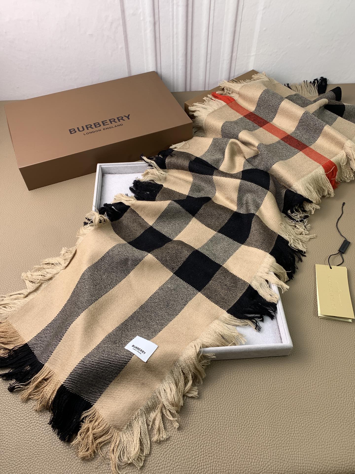 【2026】【BURBERRY  バーバリー】オートクチュール ファッション トランジショナル カラー ロング ビアード スカーフ35*240CM-BRAND OFF