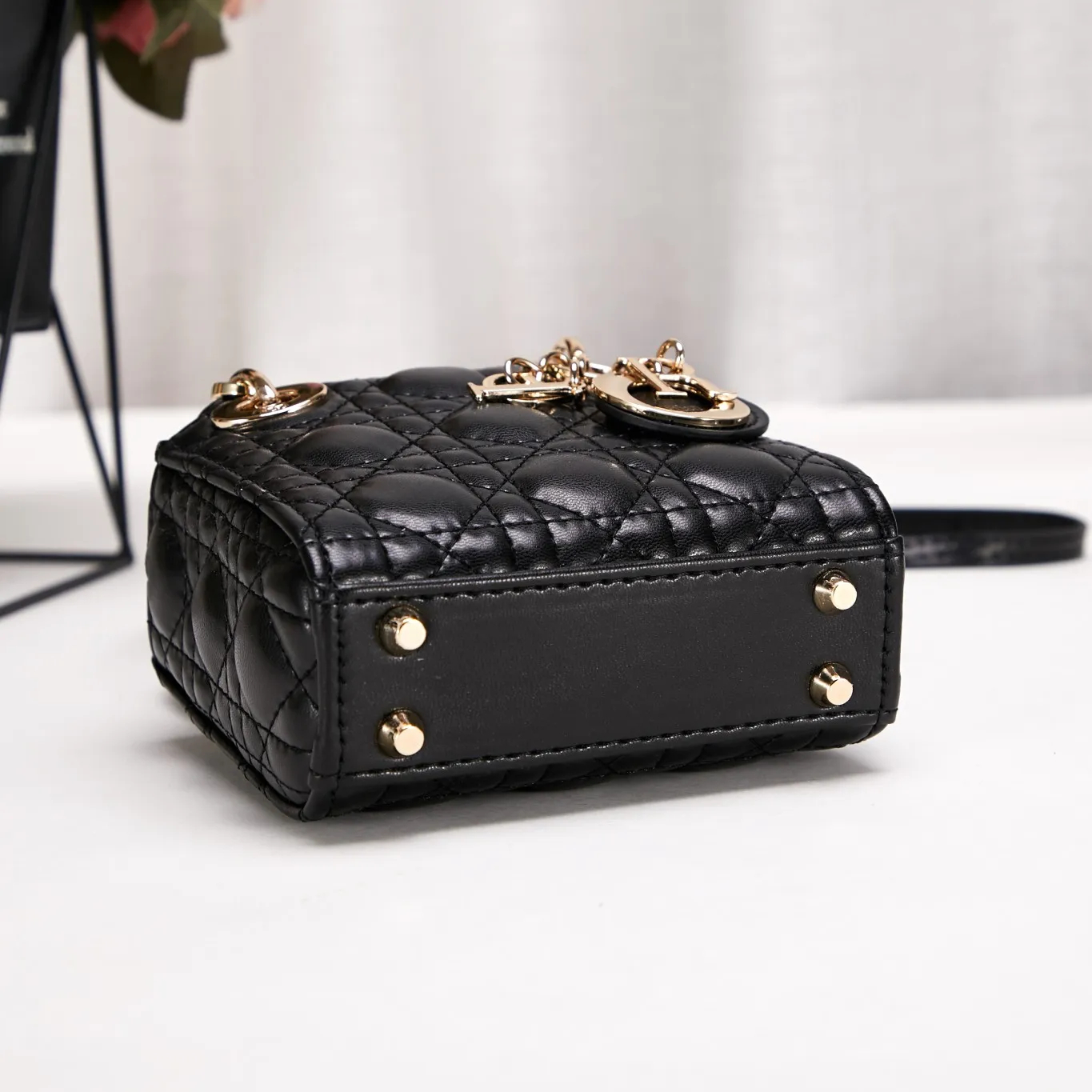 【DIOR 公式 旗艦店】ディオール ショルダーバッグ 当日出荷 好評に付き再入荷！12*10*5CM-BRAND OFF