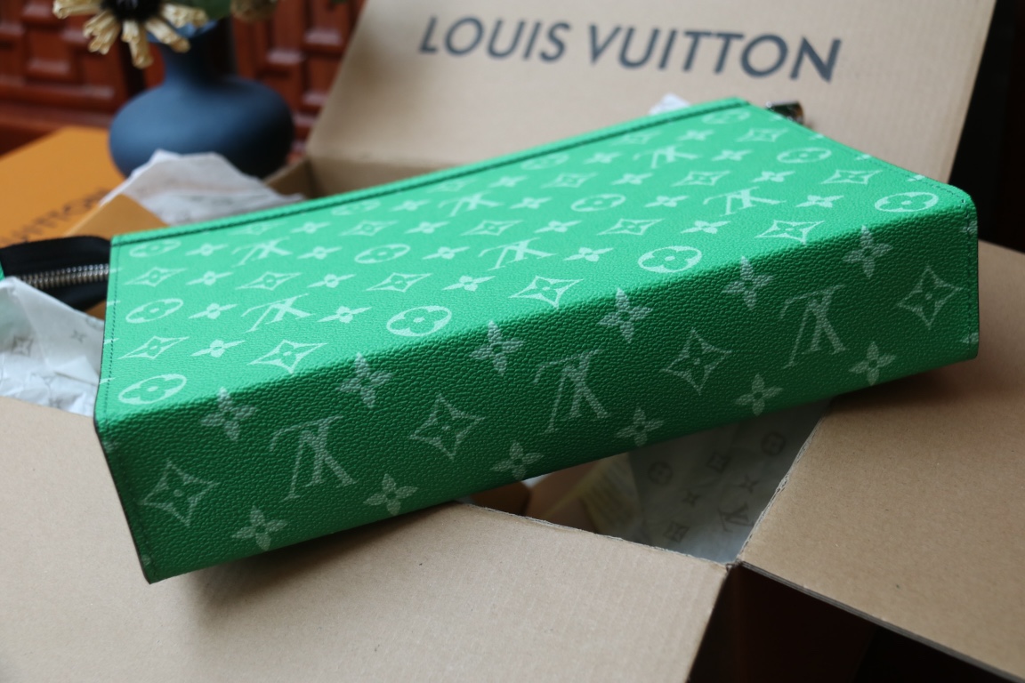 LOUIS VUITTON ルイヴィトン POCHETTE VOYAGE クラッチバッグ M83099-BRAND OFF