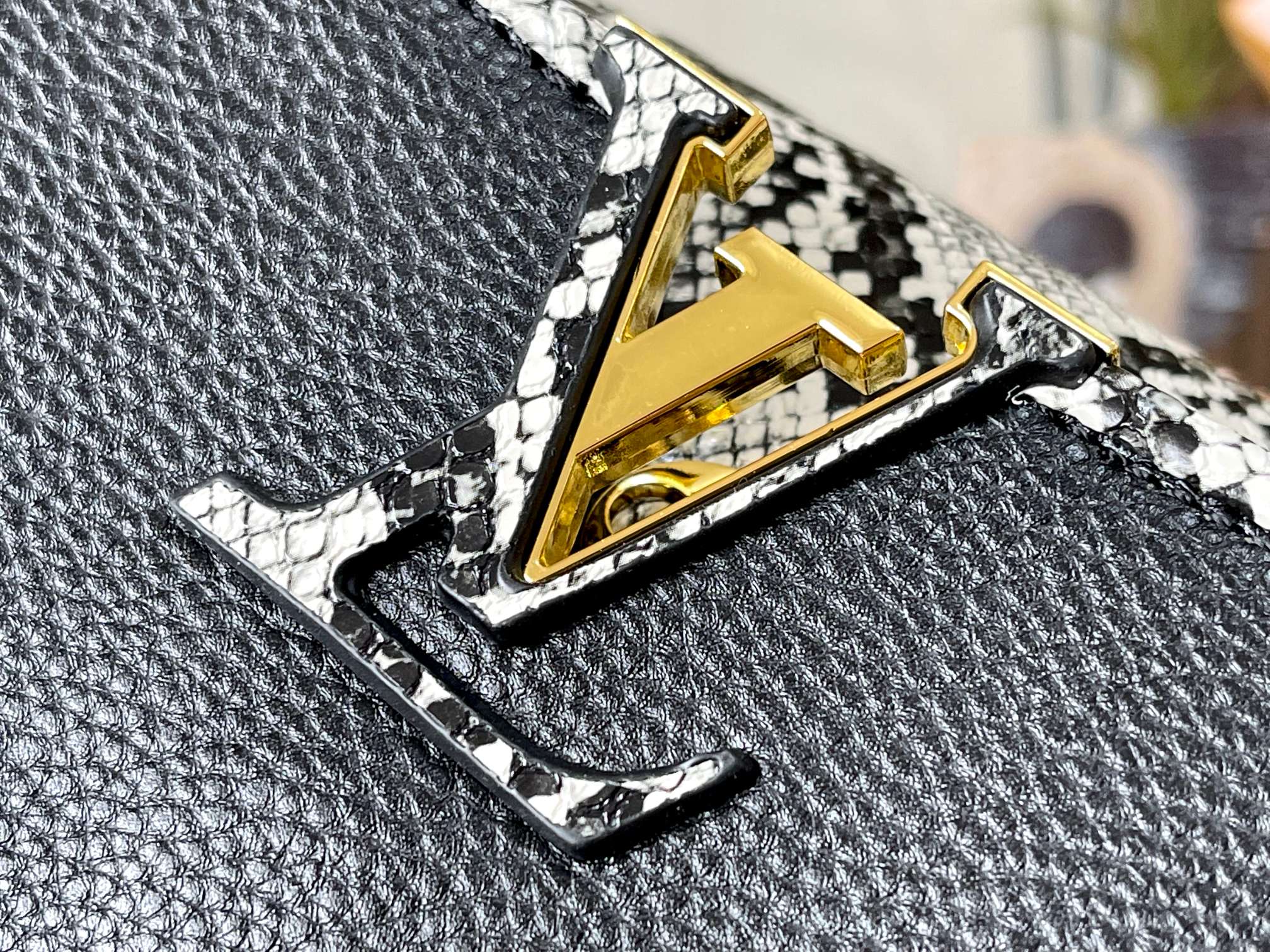 LOUIS VUITTON ルイヴィトン CAPUCINES ハンドバッグ M95508-BRAND OFF