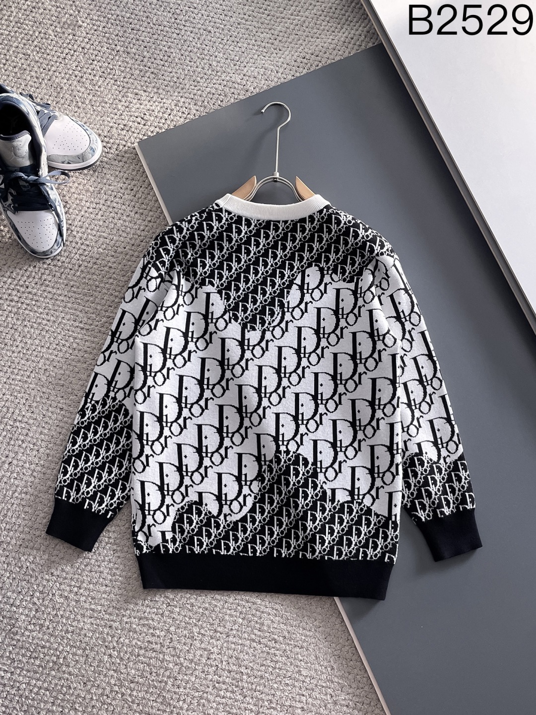【DIOR旗艦店】ディオール セーター ご好評に付き再入荷！-BRAND OFF
