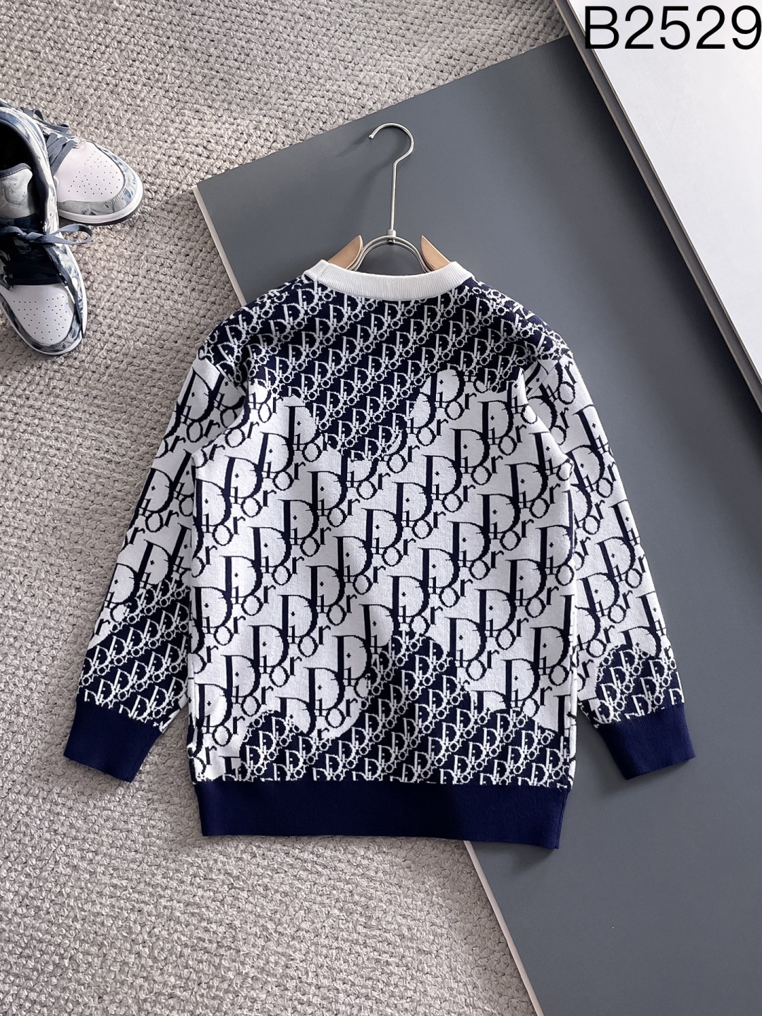 【DIOR旗艦店】ディオール セーター ご好評に付き再入荷！-BRAND OFF