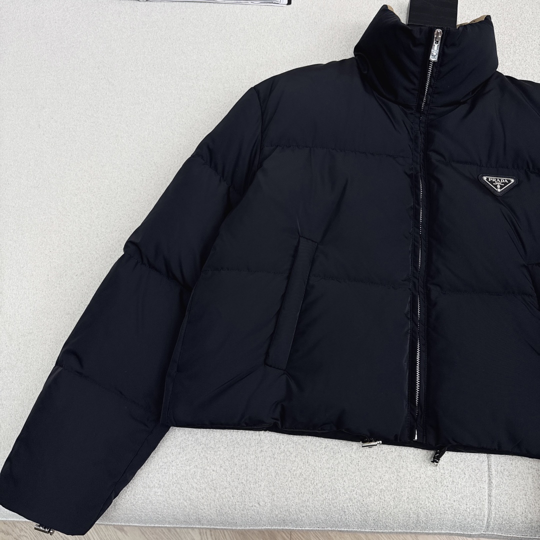 【PRADA旗艦店】ダウンジャケット、ご好評に付き再入荷！-BRAND OFF