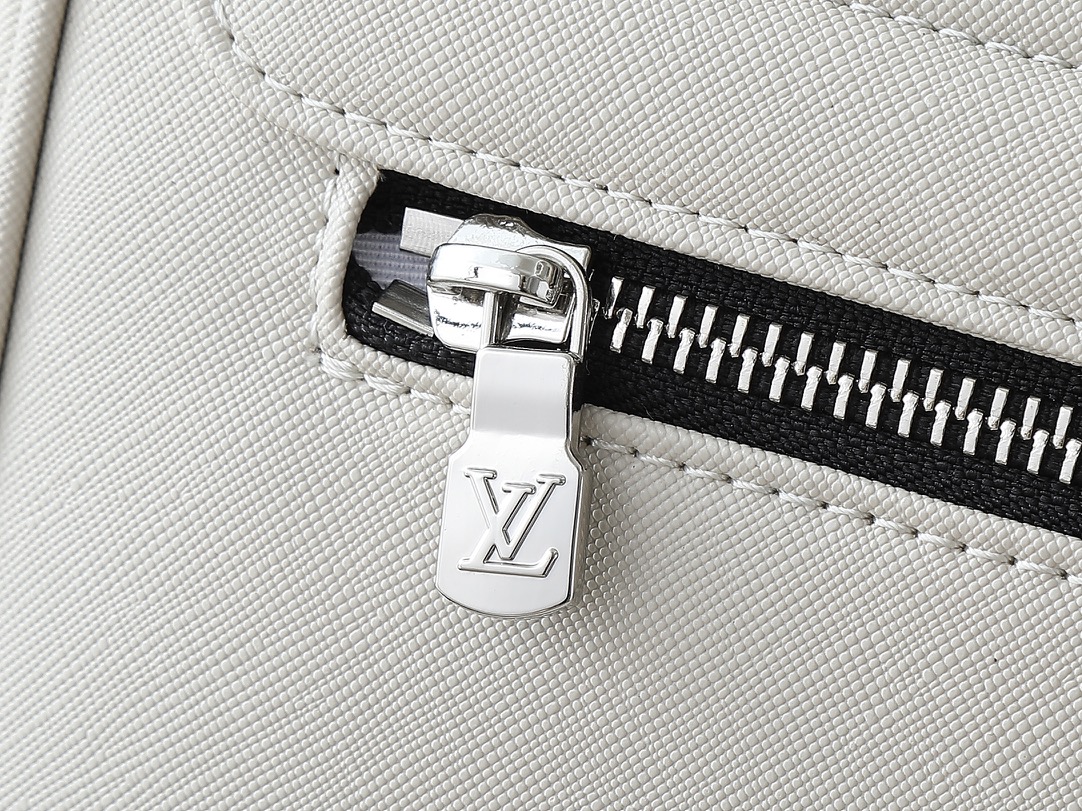 LOUIS VUITTON ルイヴィトン District メッセンジャーバッグ-BRAND OFF