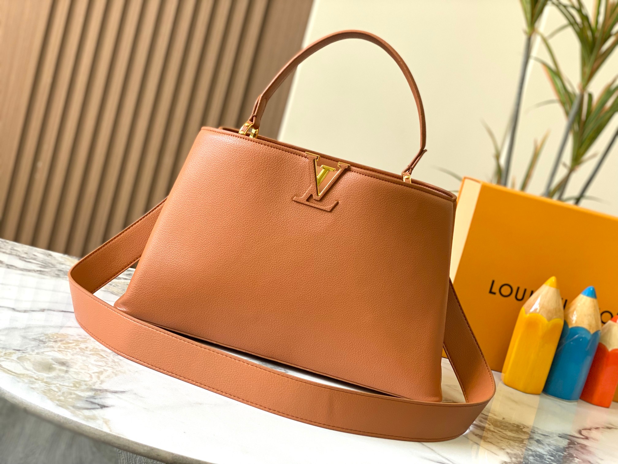 LOUIS VUITTON ルイヴィトン CapucinesSouple クロスボディバッグ M24607-BRAND OFF
