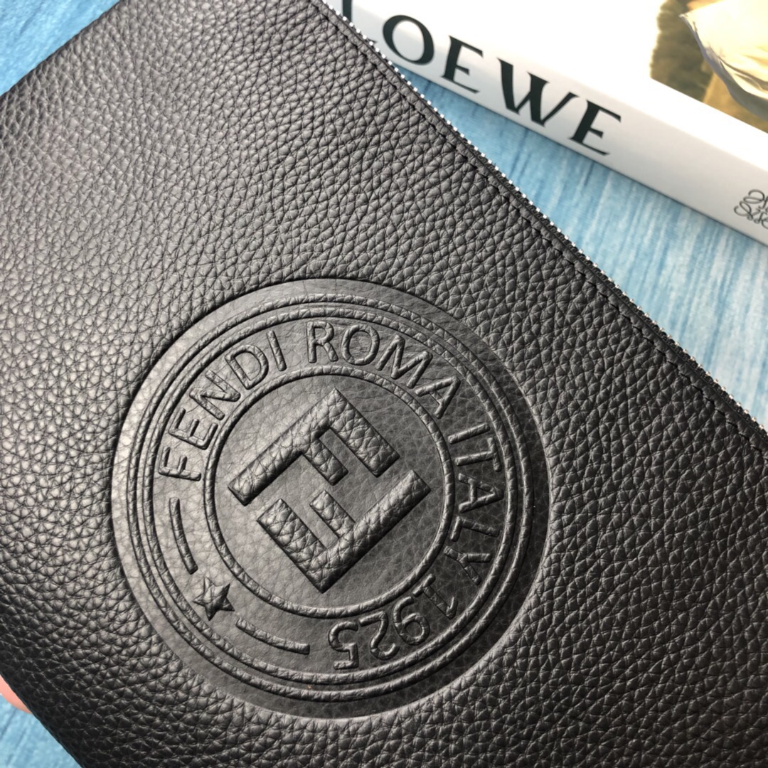 【 FENDI 公式 旗艦店】フェンディ クラッチバッグ 当日出荷 好評に付き再入荷！ 黒 30*20*1CM-BRAND OFF