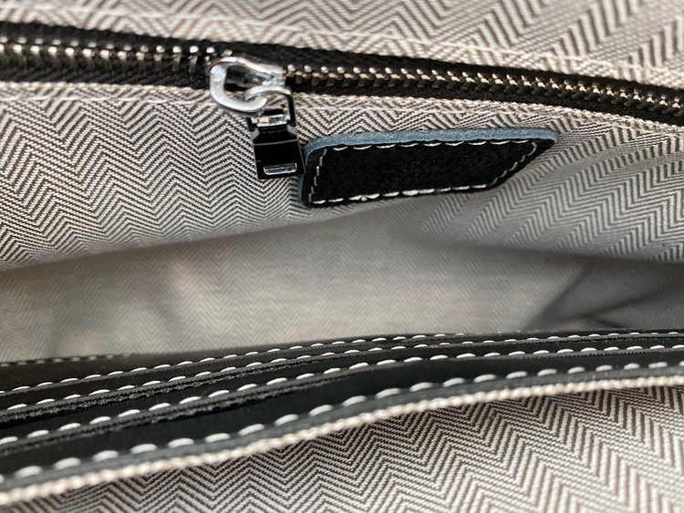 Hermes(エルメス) クラッチバッグ 28 x 17 cm-BRAND OFF