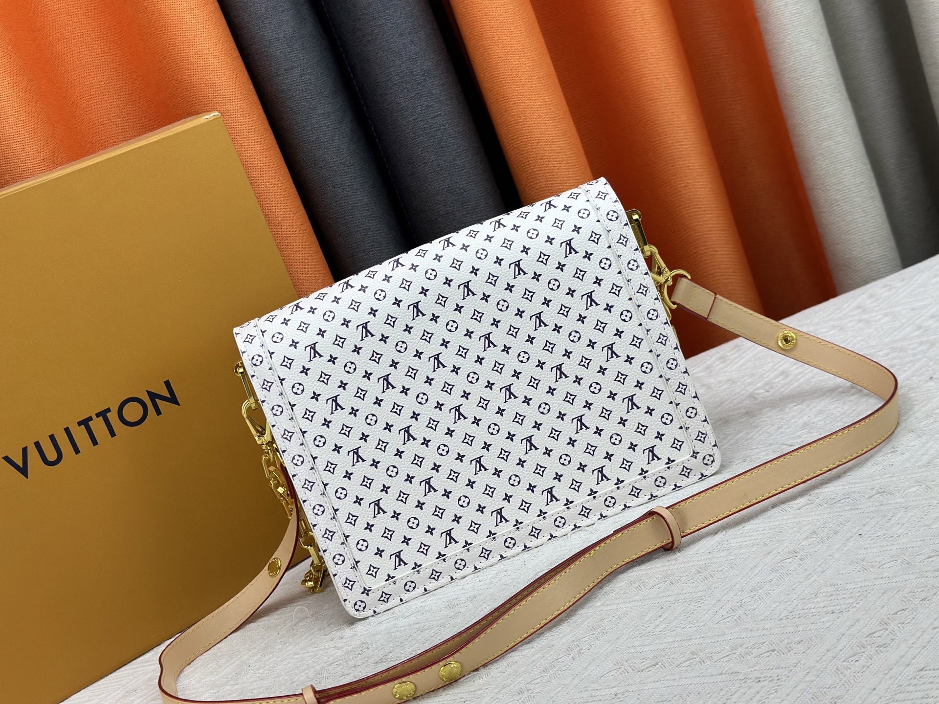 LOUIS VUITTON ルイヴィトン Dauphine Soft GM ショルダーバッグ M13255-BRAND OFF