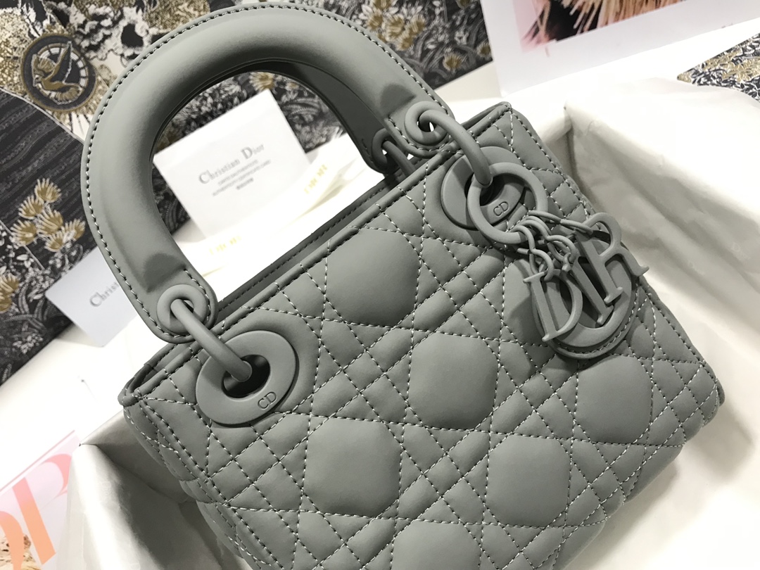 【超入手困難！ほしい！】Lady Diorトリコロールサテンチェック牛革-BRAND OFF