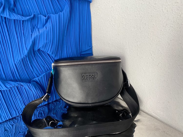 GUCCI〔グッチ〕GGサドルバッグ 22 x 18 cm-BRAND OFF