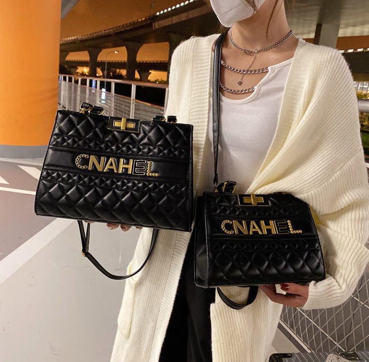 👜レターワンショルダーバッグ、ファッショナブルな大容量テクスチャードメッセンジャーバッグ👜【送料無料】-BRAND OFF