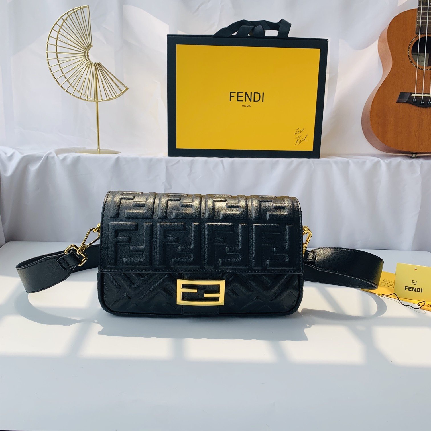FENDI（フェンディ） メッセンジャーバッグ 26X14X4 CM-BRAND OFF