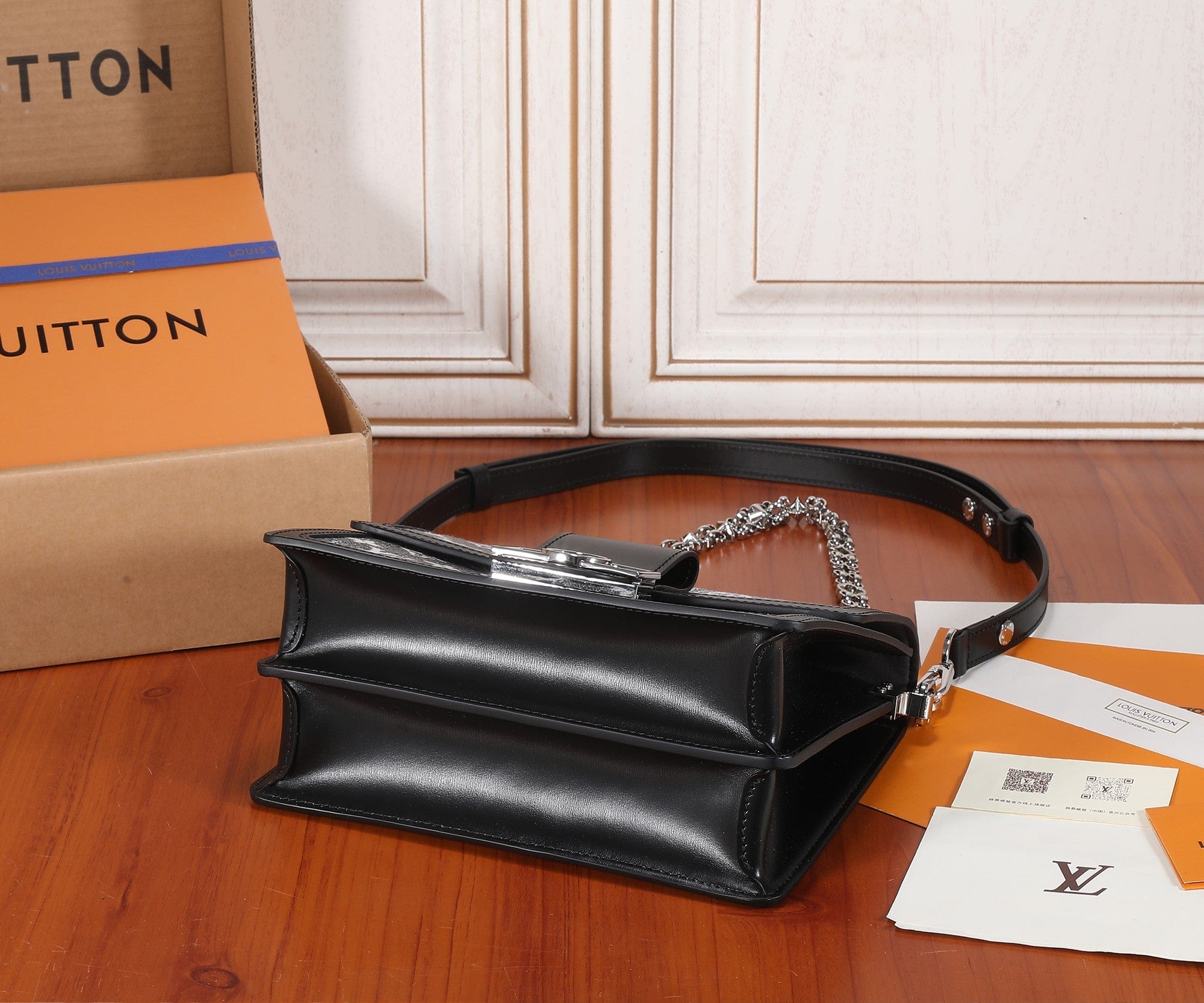 LOUIS VUITTON新作 モノグラム デニム ドーフィーヌ MM / M21458-BRAND OFF