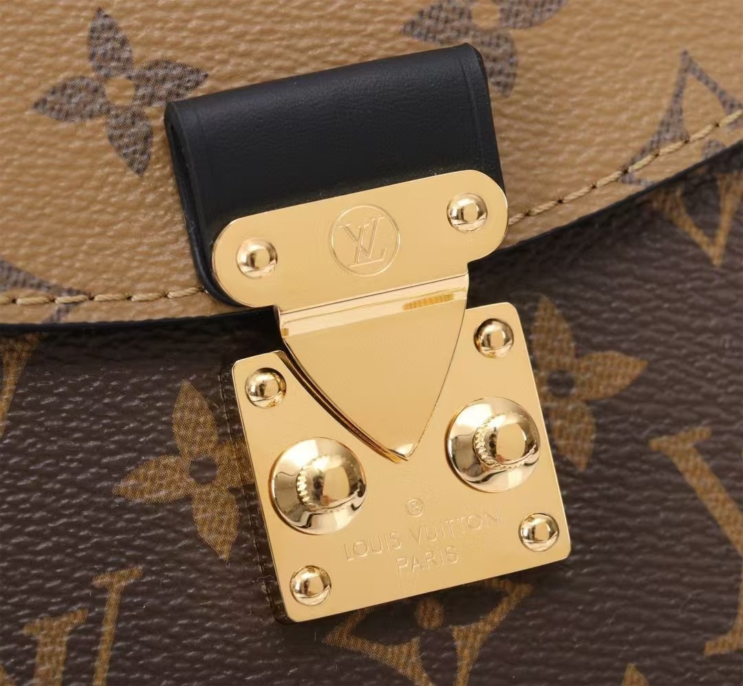 LOUIS VUITTON★CAMERA BOX★携帯電話バッグ M82465-BRAND OFF