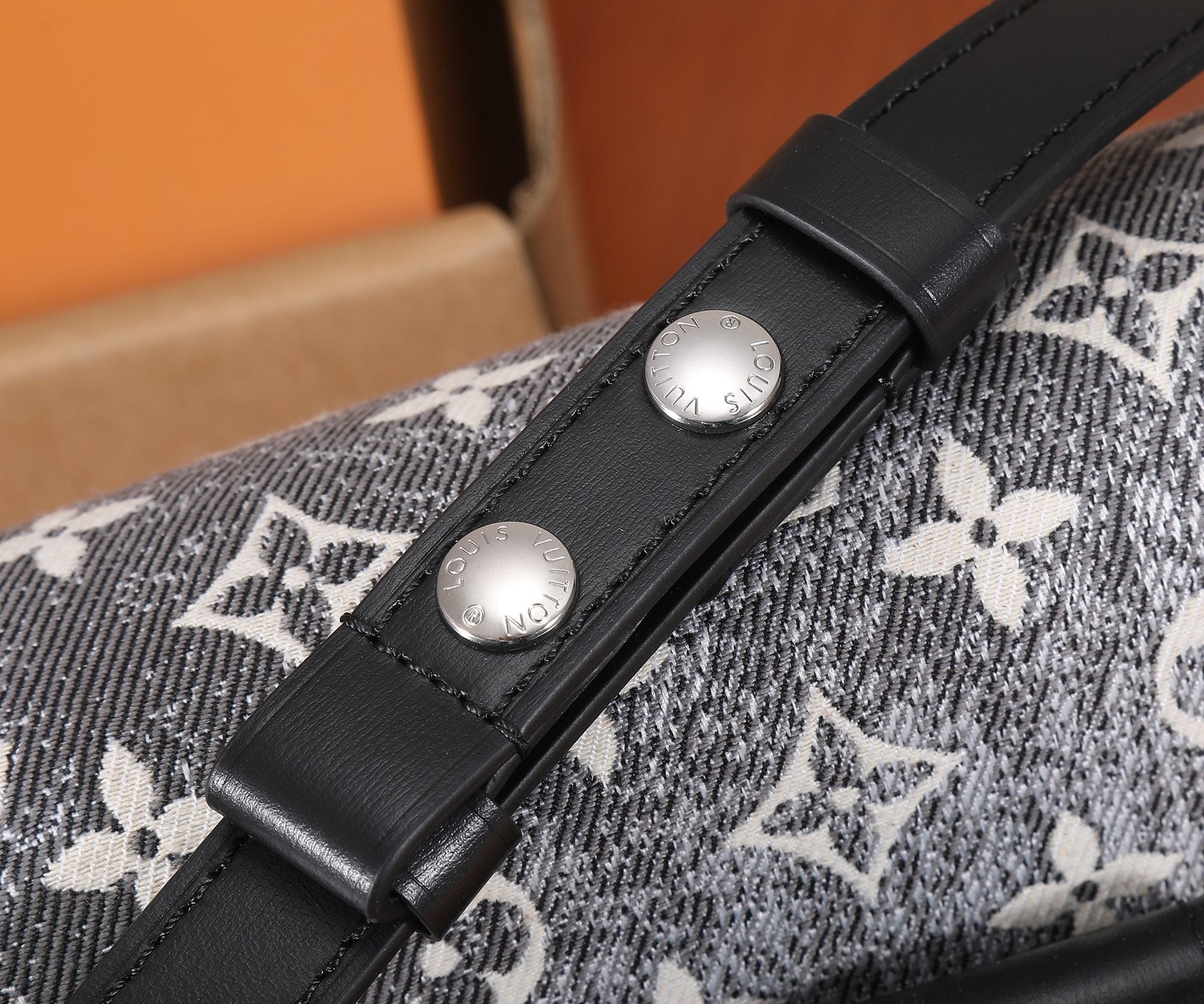 LOUIS VUITTON新作 モノグラム デニム ドーフィーヌ MM / M21458-BRAND OFF