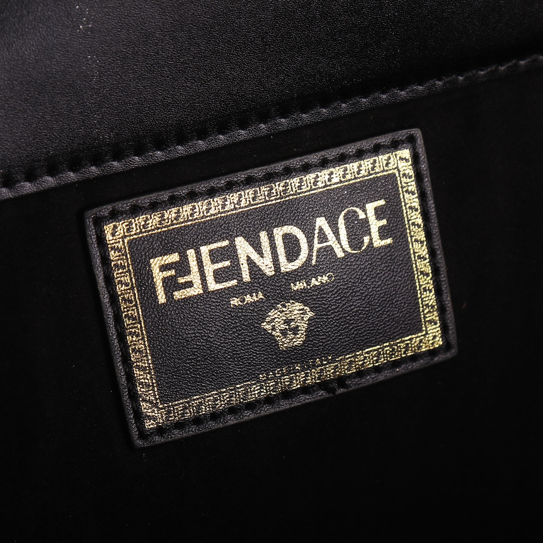 FENDI（フェンディ） ハンドバッグ41X29.5X16CM-BRAND OFF