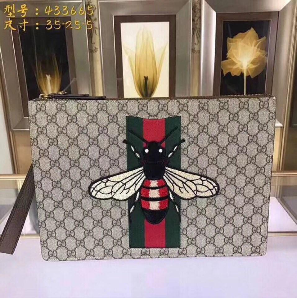 Gucci（グッチ）クラッチバッグ 35.5x25x4cm-BRAND OFF