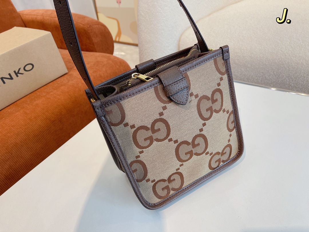GUCCI〔グッチ〕GGショルダーバッグ 21X12X20CM-BRAND OFF