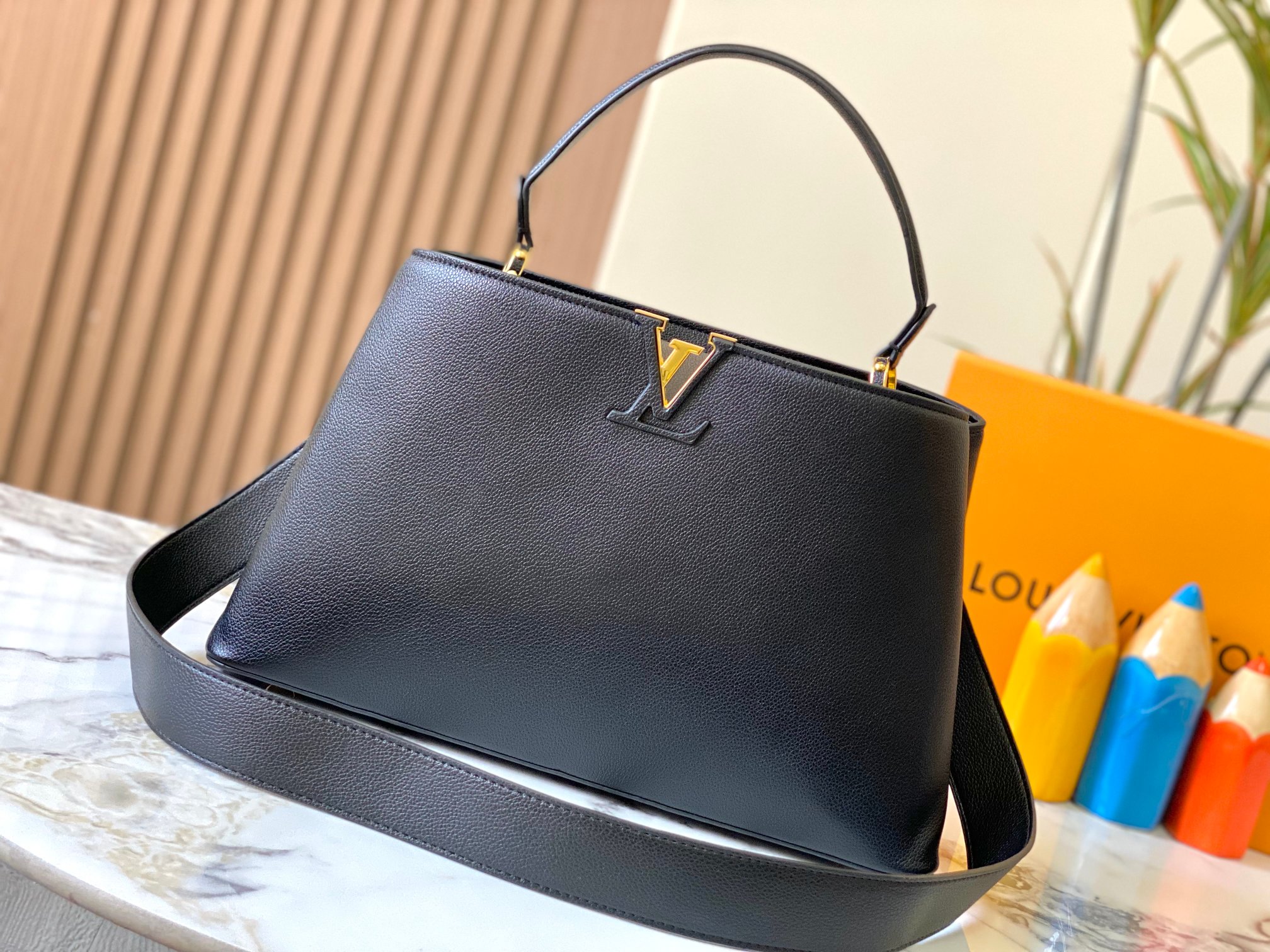 LOUIS VUITTON ルイヴィトン CapucinesSouple クロスボディバッグ M24607-BRAND OFF