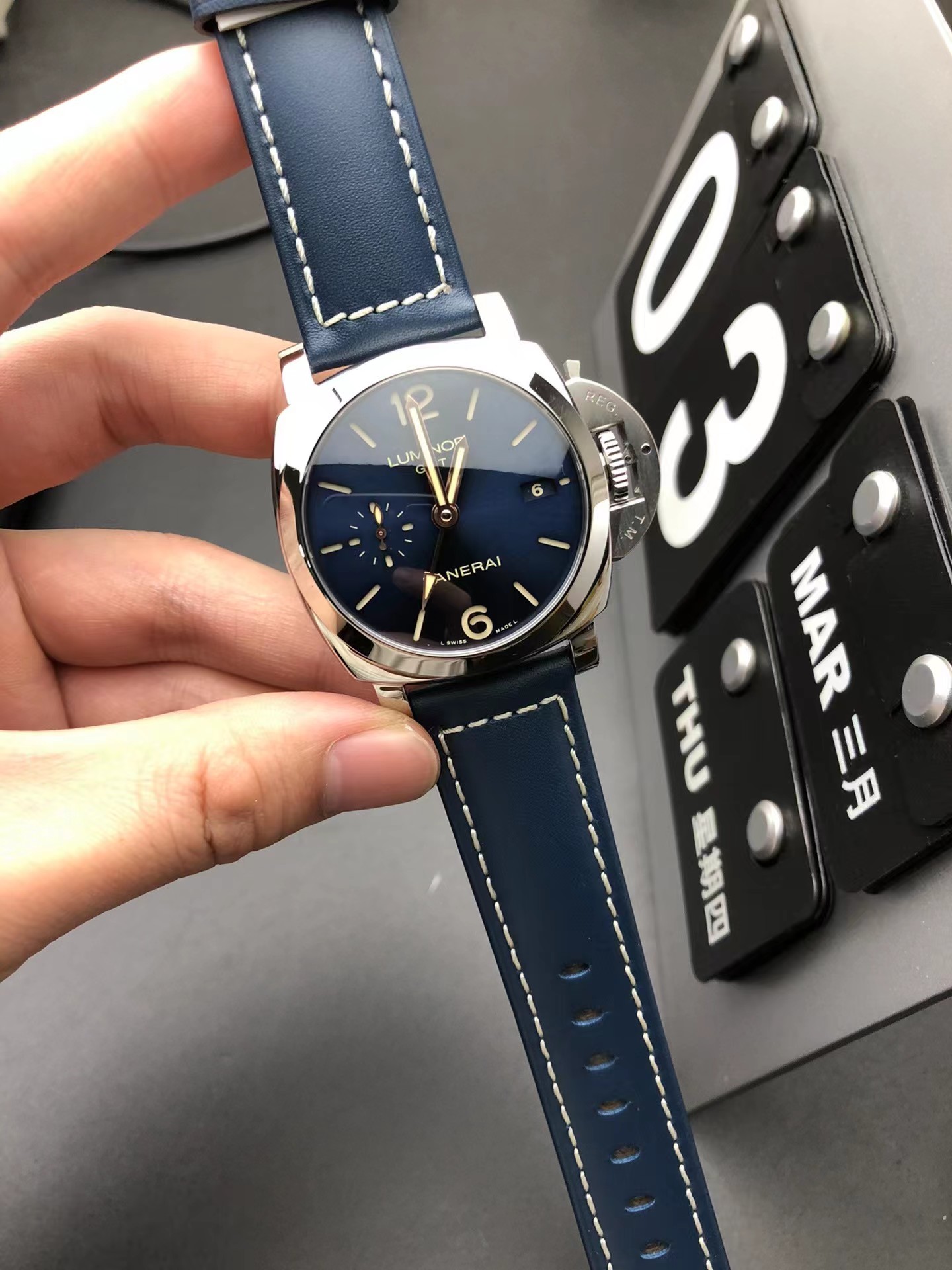 パネライ ルミノール 1950 3デイズ GMT オートマチック PAM00688-BRAND OFF