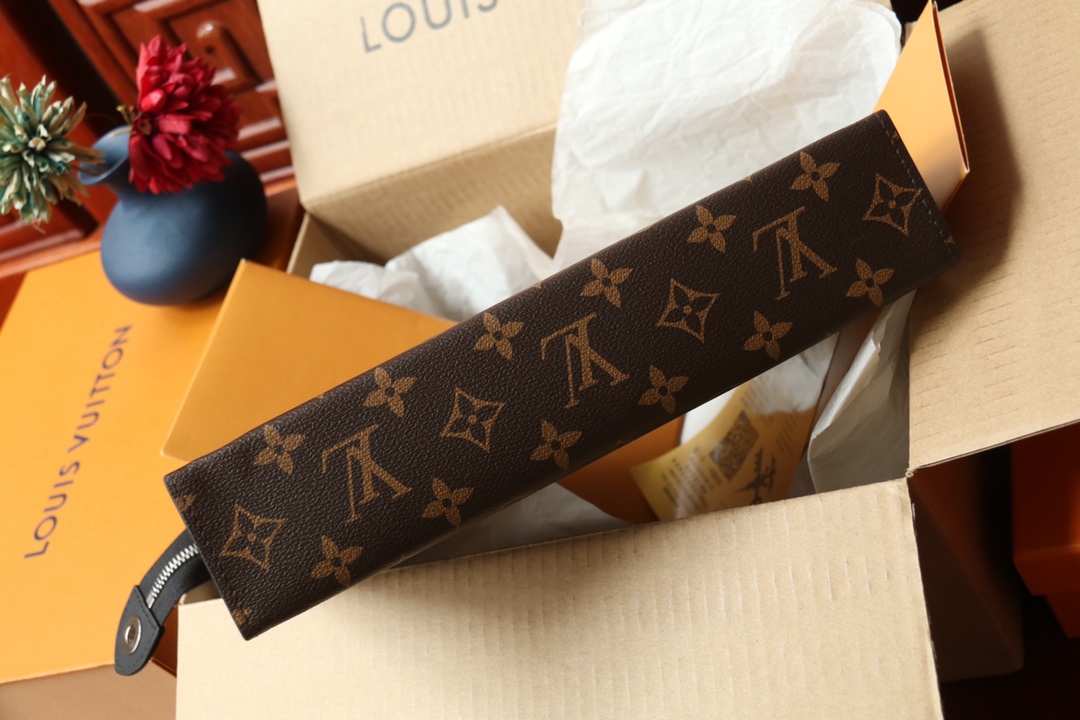 LOUIS VUITTON（ルイヴィトン）POCHETTE VOYAGE クラッチバッグ M61692-BRAND OFF