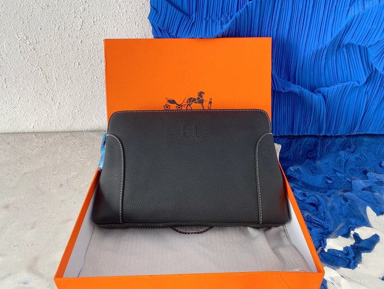 Hermes(エルメス) クラッチバッグ 28 x 17 cm-BRAND OFF