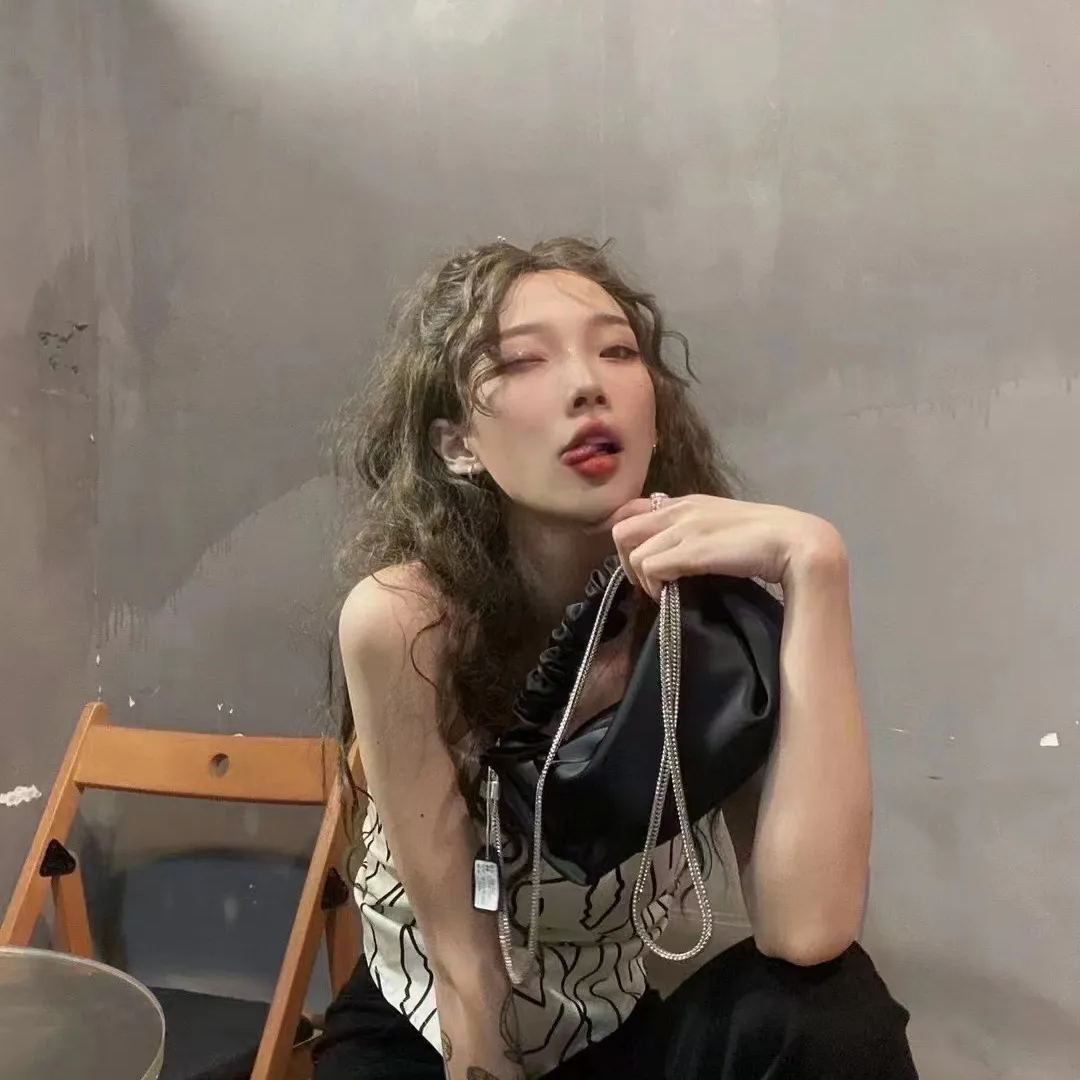 超人気 PRADA vintage ギャザー弁当袋-BRAND OFF