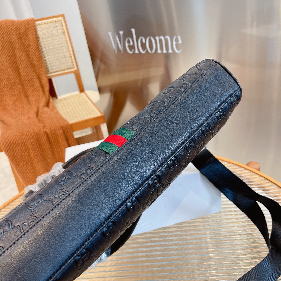 GUCCI(グッチ) ショルダーメッセンジャーバッグ-BRAND OFF