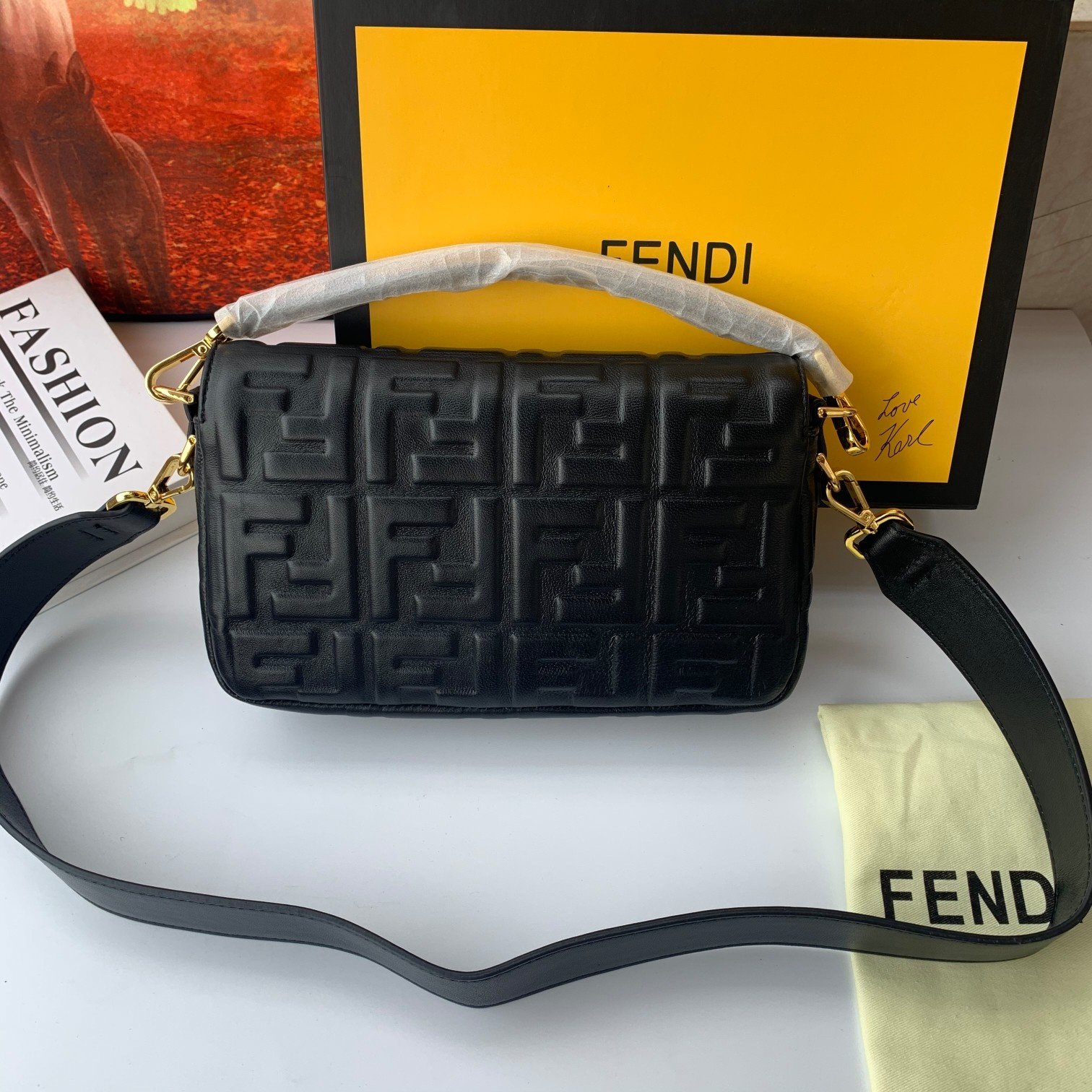 FENDI（フェンディ） メッセンジャーバッグ 26X14X4 CM-BRAND OFF
