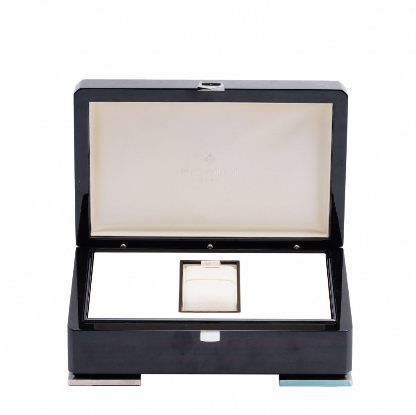 パテック・フィリップ PATEK PHILIPPE ノーチラス アニュアルカレンダー 5726A-001-BRAND OFF