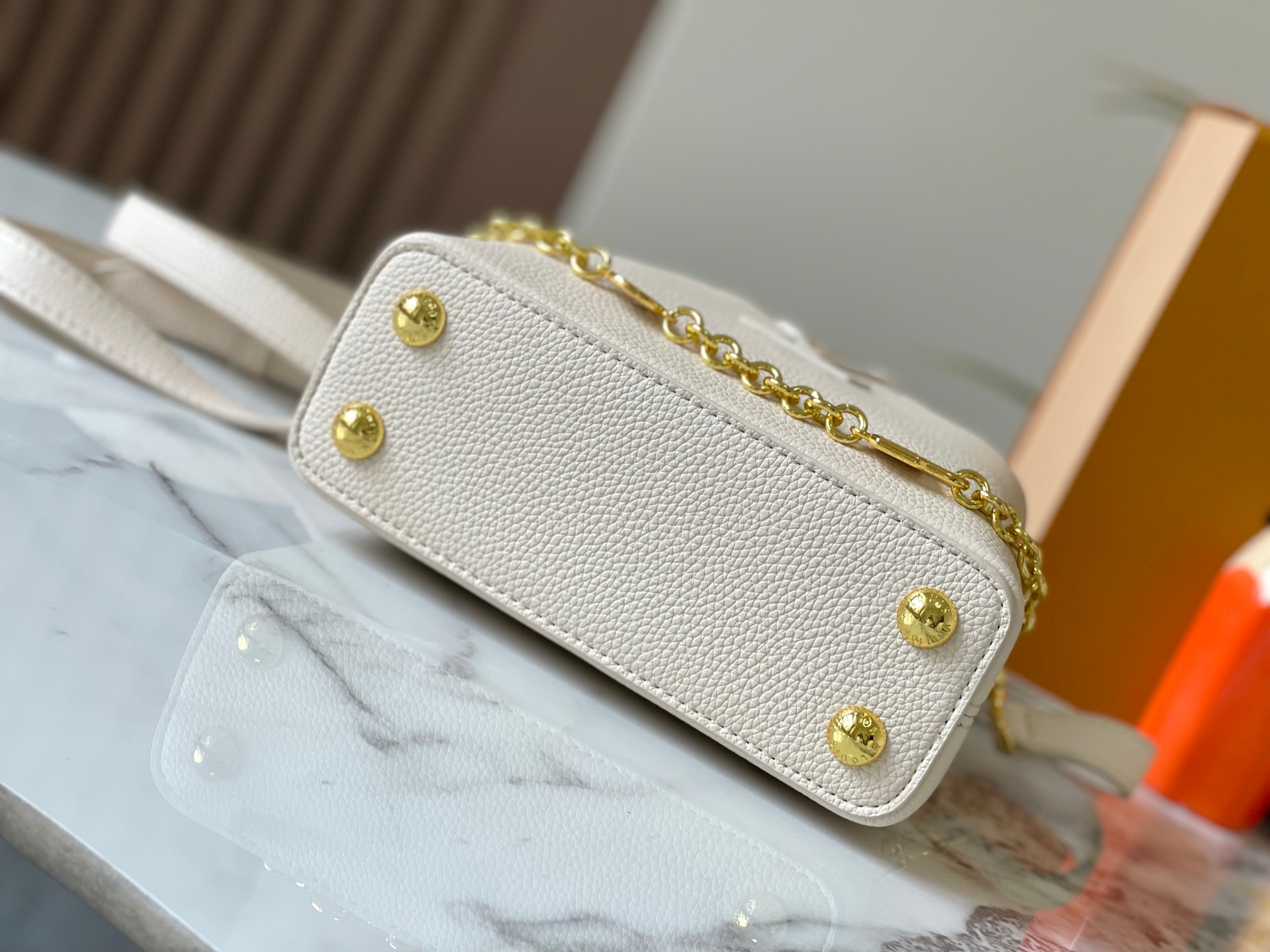 LOUIS VUITTON ルイヴィトン CAPUCINES クロスボディバッグ-BRAND OFF