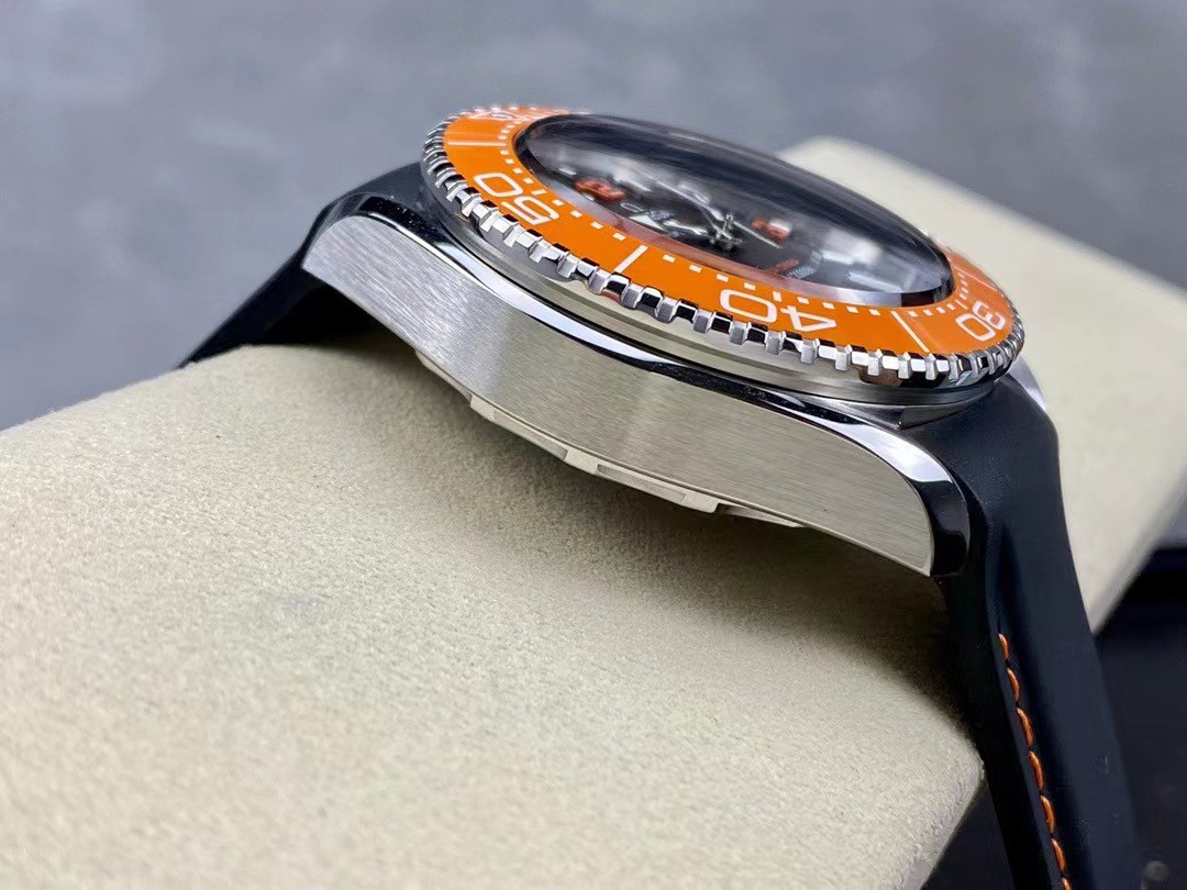 Omega Seamaster Planet Ocean Co-Axial Ultra Deep 215.32.46.21.06.001-BRAND OFF
