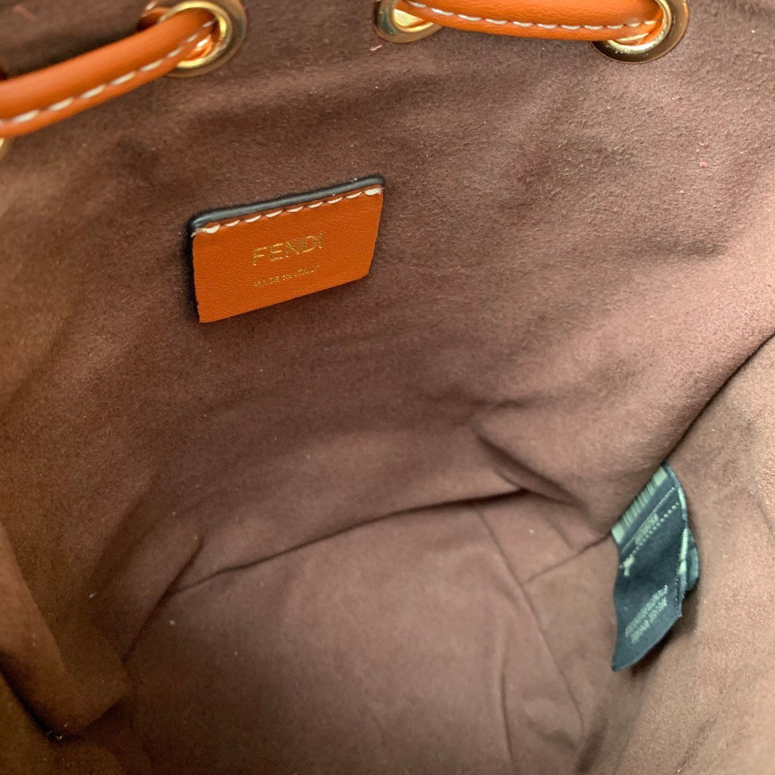 FENDI（フェンディ） メッセンジャーバッグ18X12X10CM-BRAND OFF