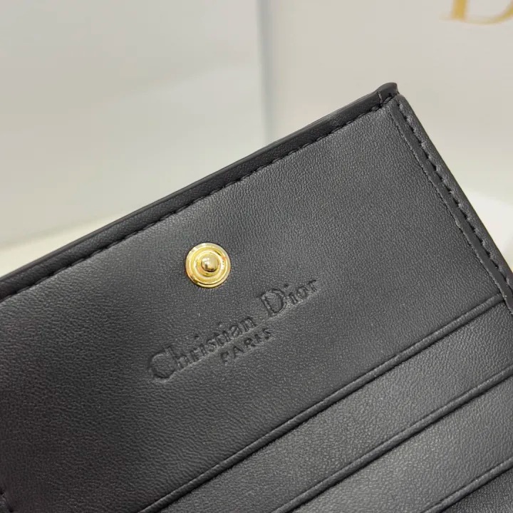 Diorコーナーの秋冬最新型出荷！【入手困難】-BRAND OFF