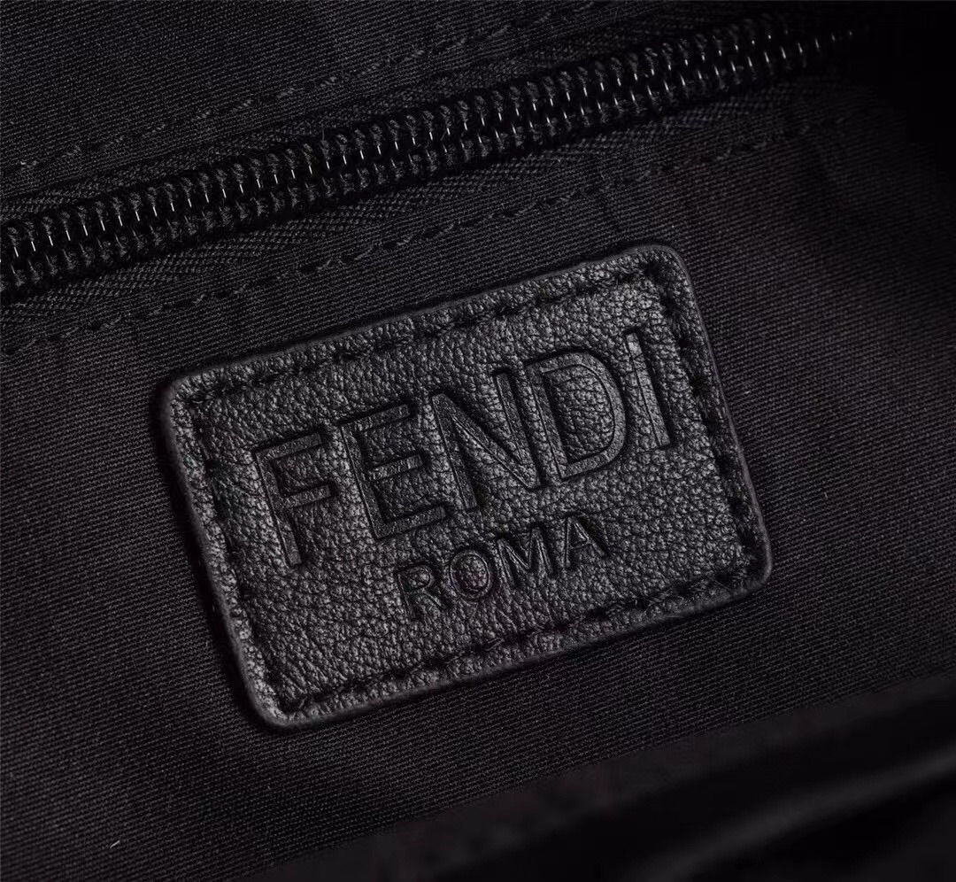 【FENDI 公式 旗艦店】フェンディ チェストバッグ 当日出荷 好評に付き再入荷！30*17*6CM-BRAND OFF