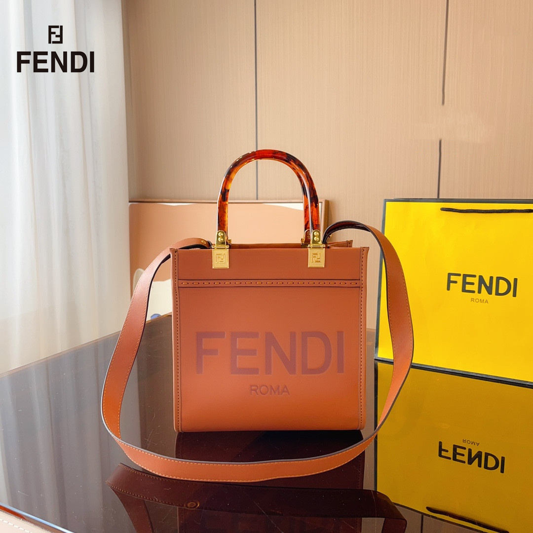 【FENDI 公式 旗艦店】 フェンディ ショルダーバッグ 当日出荷 好評に付き再入荷！23*11*22CM-BRAND OFF