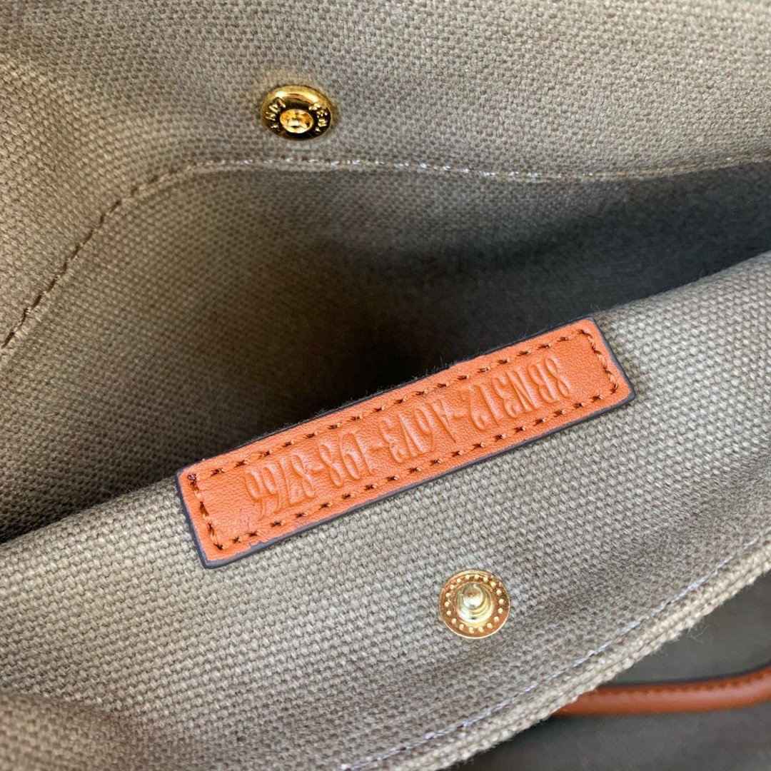 FENDI（フェンディ） ハンドバッグ41x29.5x16cm-BRAND OFF