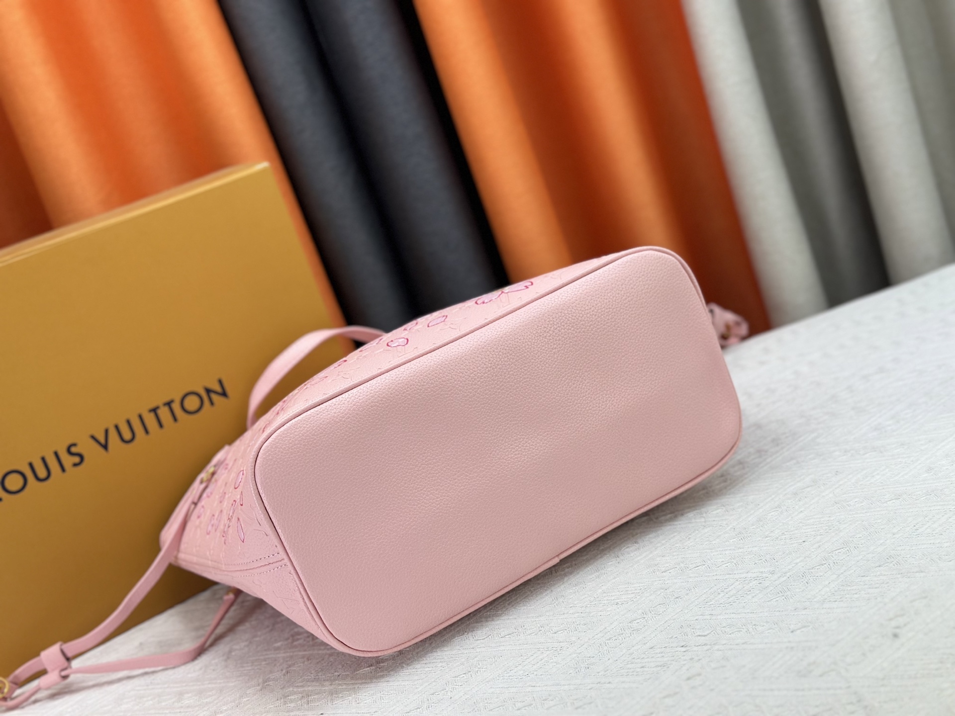 LOUIS VUITTON ルイヴィトン Neverfull 村上 隆 ミドルサイズのハンドバッグ-BRAND OFF