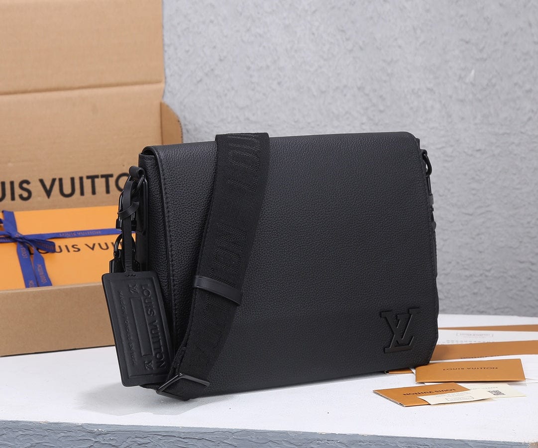 LOUIS VUITTON テイクオフ・メッセンジャー M57080-BRAND OFF