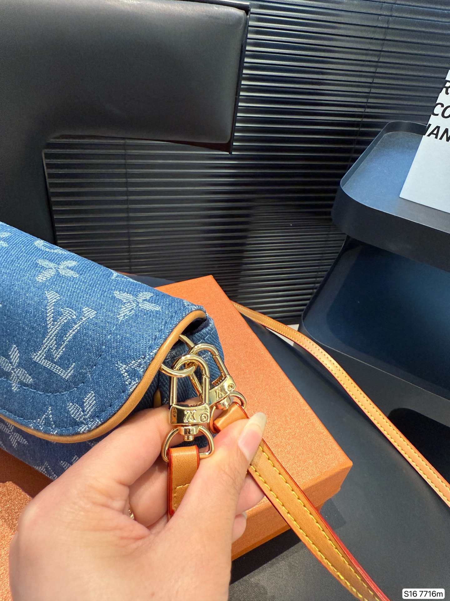 【LOUIS VUITTON公式旗艦店】ルイヴィトン デニムのショルダーバッグ 7716-BRAND OFF