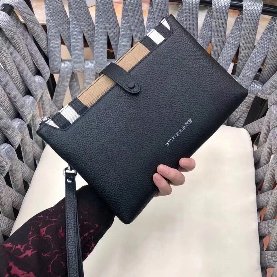 【BURBERRY 公式旗艦店】バーバリー クラッチバッグ 当日出荷 好評に付き再入荷！26*17*3CM-BRAND OFF