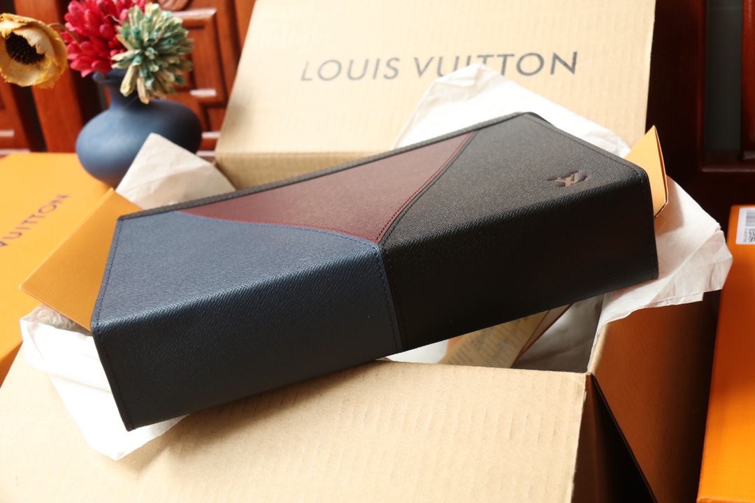 LOUIS VUITTON ルイヴィトン POCHETTE VOYAGE クラッチバッグ M30718-BRAND OFF