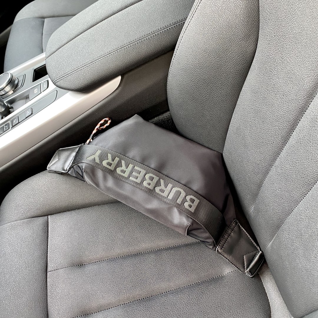 BURBERRY （バーバリー） ウエストバッグ 31X18X7CM-BRAND OFF