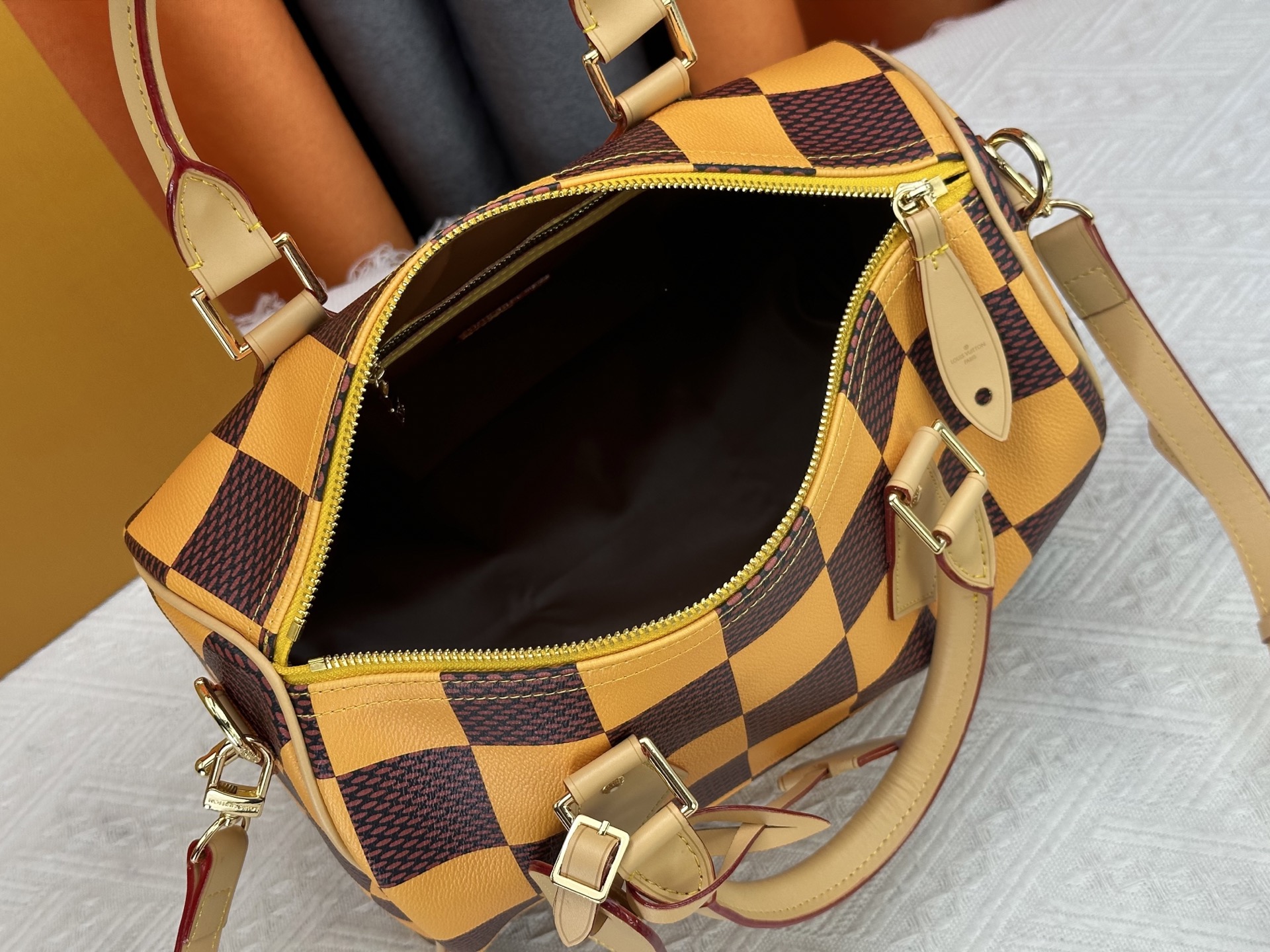 LOUIS VUITTON ルイヴィトン SEEDY SOFT 30 クロスボディバッグ-BRAND OFF