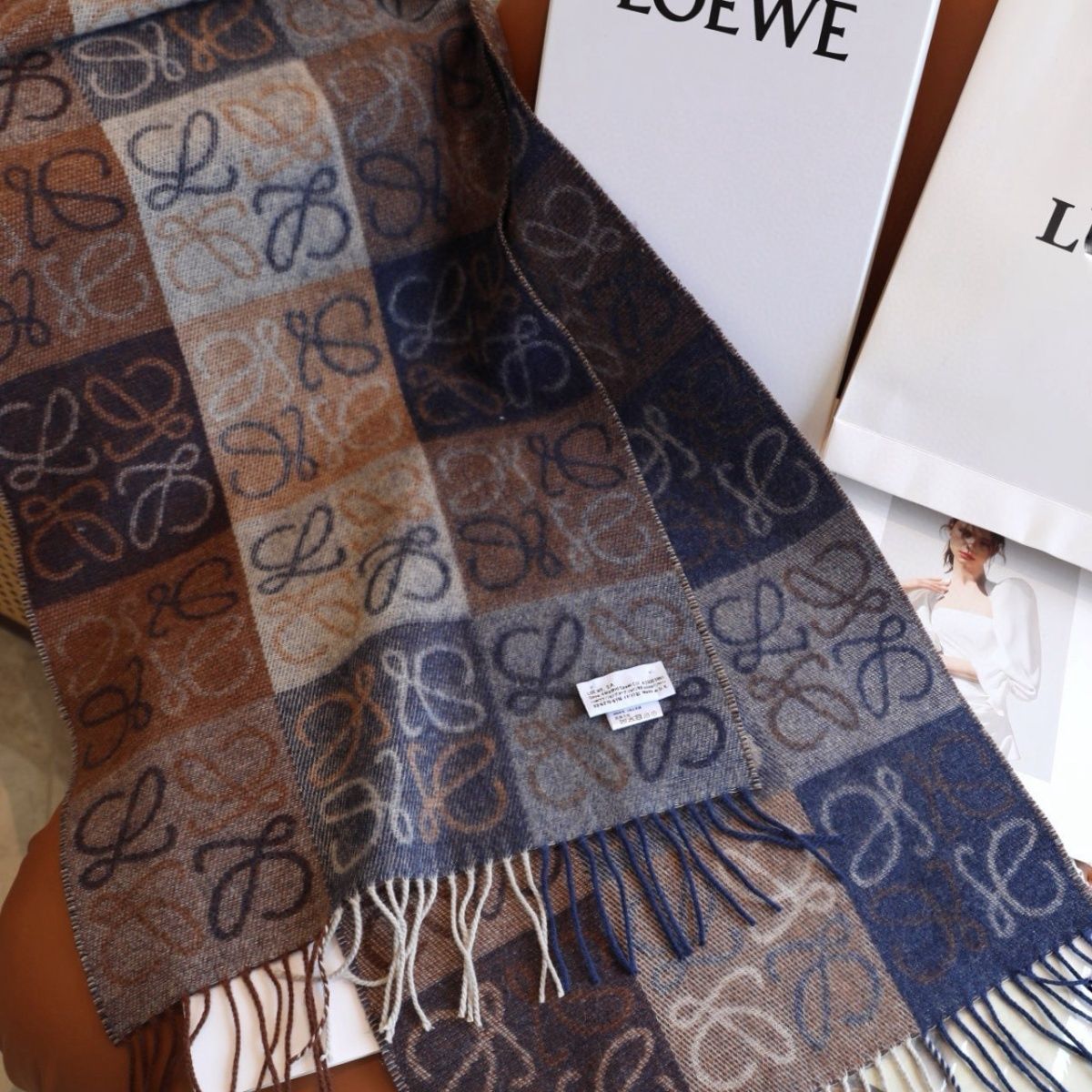 【LOEWE公式旗艦店】ロエベ スカーフ 限定発売 送料無料-BRAND OFF