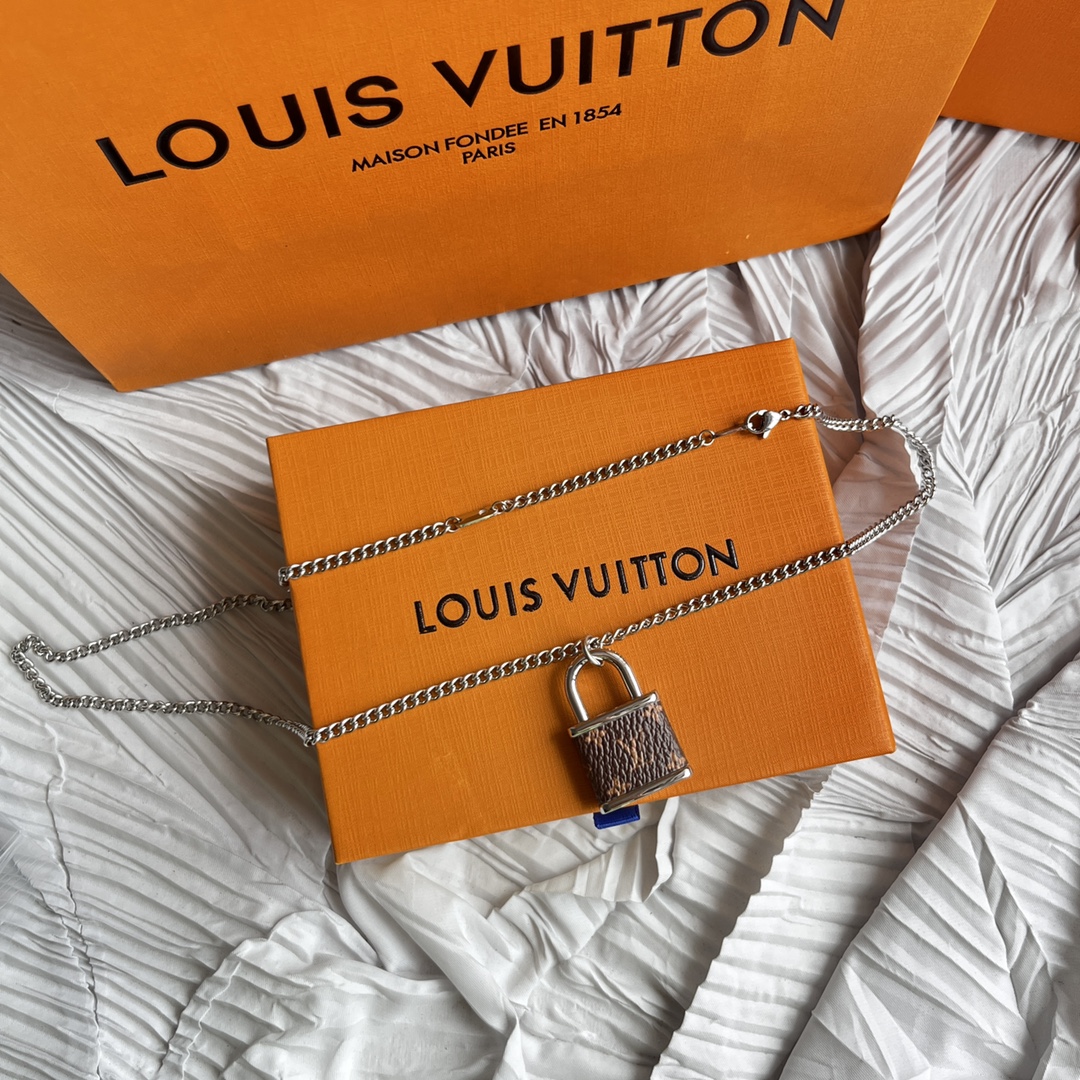 LOUIS VUITTON（ルイヴィトン）LOCK ネックレス M00525-BRAND OFF