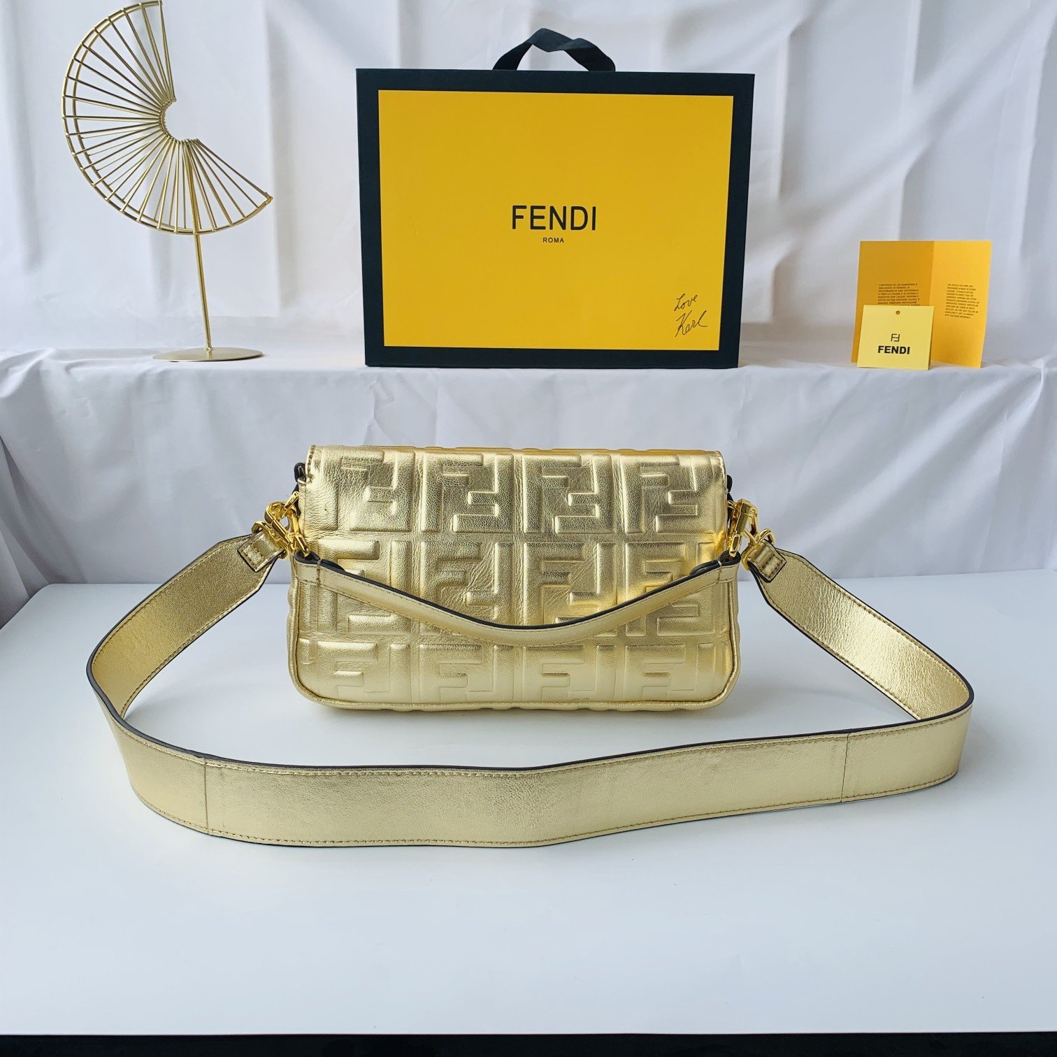 FENDI（フェンディ） メッセンジャーバッグ 26X14X4 CM-BRAND OFF