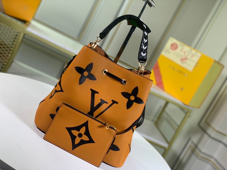 Louis Vuitton （ルイヴィトン） ショルダーバッグ 26x26x17.5 cm-BRAND OFF