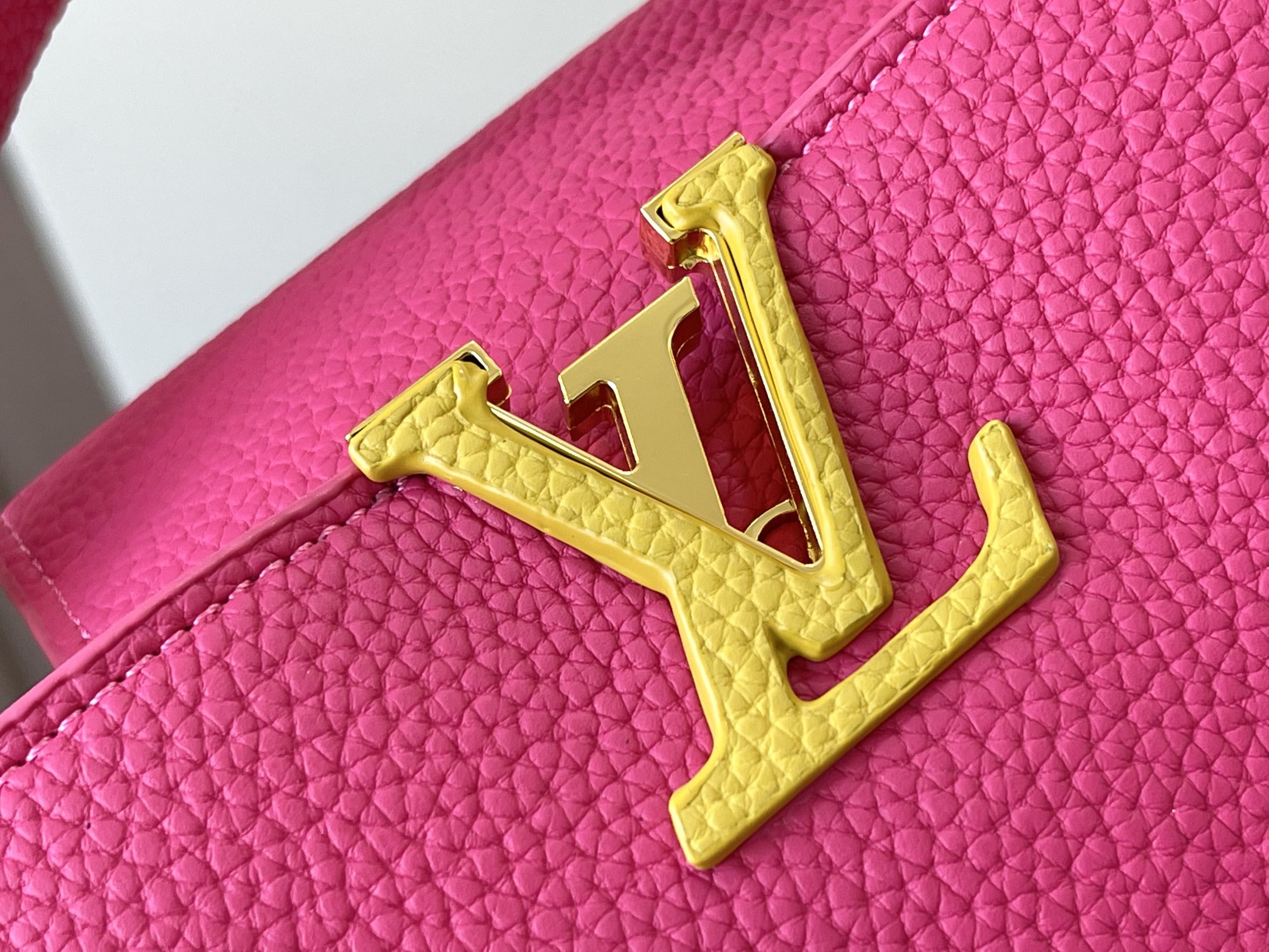 LOUIS VUITTON ルイヴィトン CAPUCINES クロスボディバッグ M59440-BRAND OFF